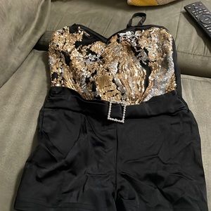 Nice jazz costume,comes with headpiece